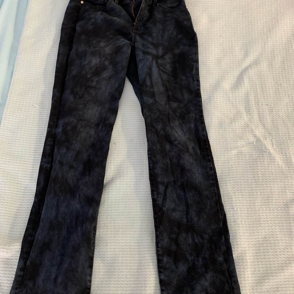 Women’s Straight Leg Jeans